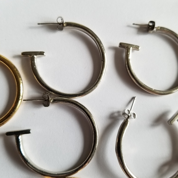 Lot of earrings charm holder six pairs gold tone and silver tone - Picture 7 of 16